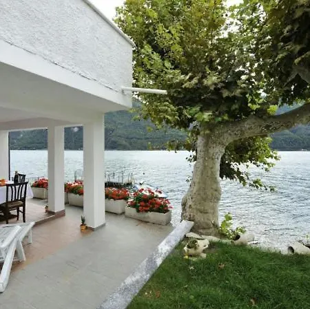 Sleeps 6 تْشيما