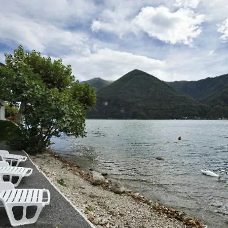 Sleeps 6